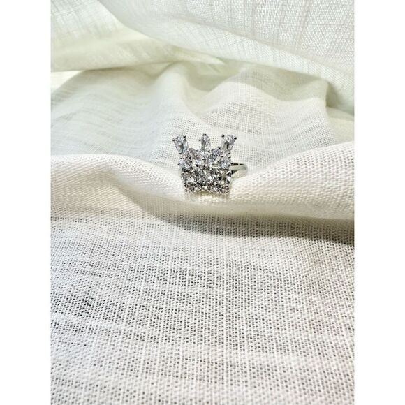 Cubic zirconia sparkly adjustable ring - Picture 1 of 3